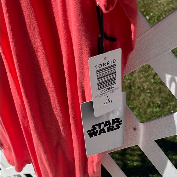 Torrid Lucas Star Wars Chewbacca Classic Fit Clip Neck Top - Picture 7 of 11